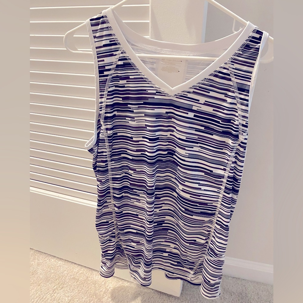Women’s Tek Gear Black and White Athletic Tank Top Size XL